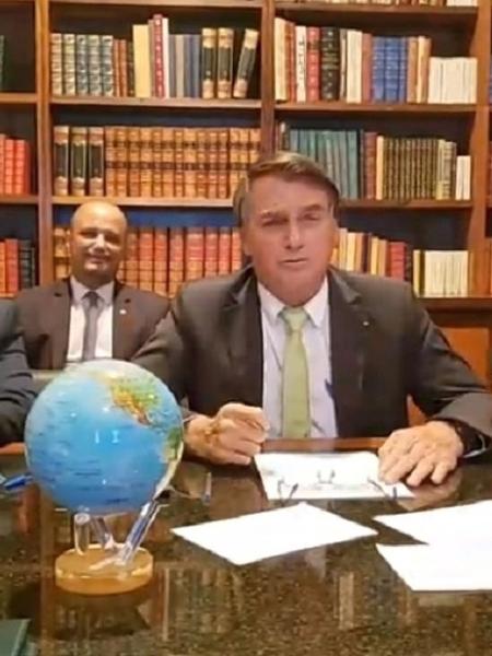 Jair Bolsonaro participa de live - Reprodução/YouTube