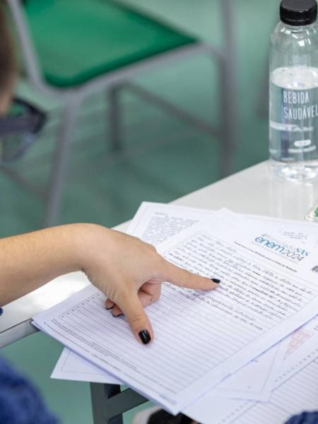 Estudante durante simulado do Enem (Exame Nacional do Ensino Médio) - Allison Sales - 17.ago.24/Folhapress