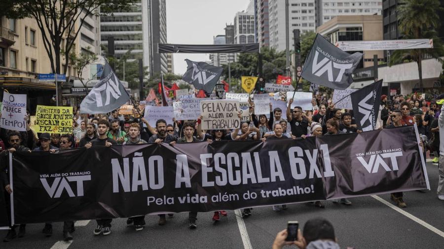 Manifestação na avenida Paulista pelo fim da escala 6x1 