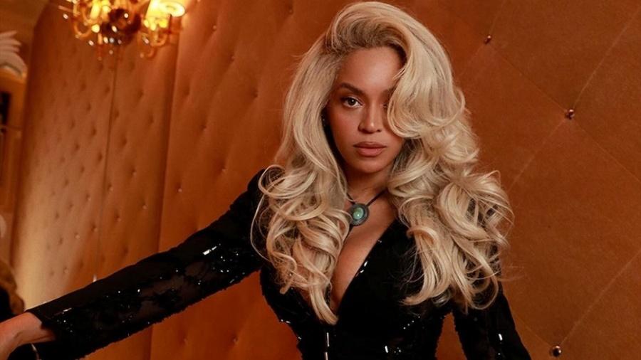 Influenciada pela música country em seu novo álbum, Beyoncé apostou no 'Texan Hair' para prestigiar o Super Bowl 2024