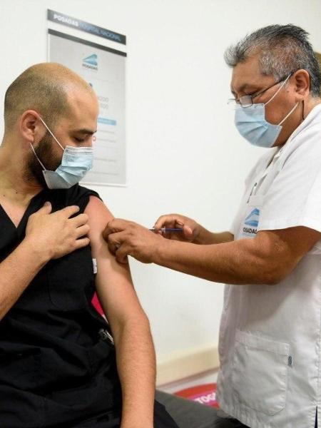 Argentina começa a vacinar profissionais da saúde contra a covid-19 com imunizante russo Sputnik V - Reprodução/Twitter
