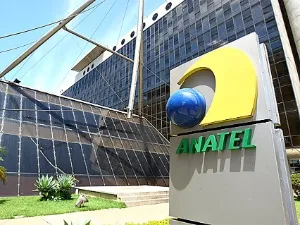 Briga por poder na internet do Brasil contamina até lei para criança online