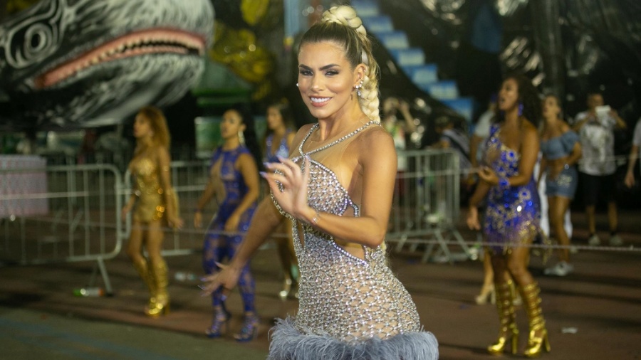 Erika Schneider em ensaio técnico da Águia de Ouro, em São Paulo; ex-bailarina do Faustão estreia como musa da escola - Amauri Nehn/Brazil News