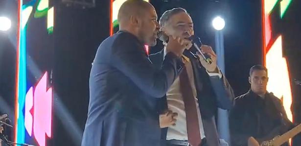 O sambista Diogo Nogueira canta na festa de posse de Barroso no STF