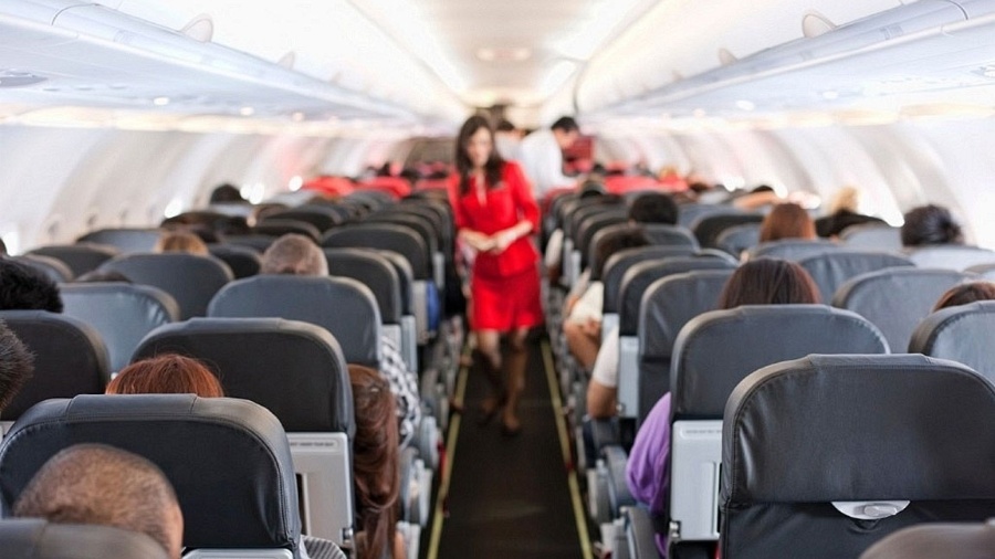 Passageiros indisciplinados podem colocar em risco a segurança do voo e costumam ser expulsos dos aviões - Getty Images
