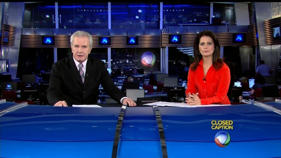 Celso Freitas e Adriana Araújo, âncoras do "Jornal da Record" - Reprodução