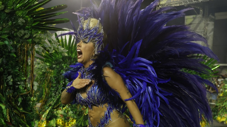 Muriel Quixaba, rainha de bateria da Acadêmicos do Tatuapé no Desfile das Campeãs do Carnaval de São Paulo de 2024