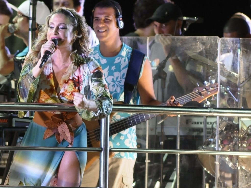 12.fev.2013 - Claudia Leitte se apresentou pela última vez no Carnaval deste ano no circuito Barra-Ondina, à frente do Largadinho, seu novo bloco