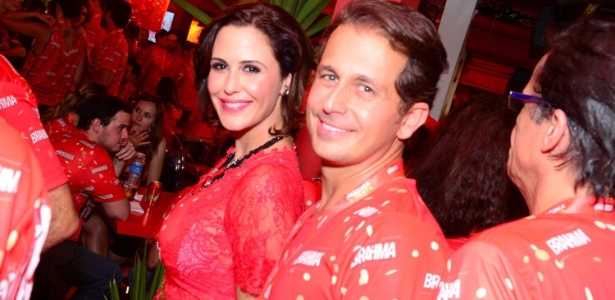 Guilhermina Guinle e Leonardo Antonelli em camarote durante o desfile das campeãs do Carnaval Carioca