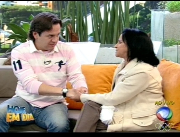 Maria Helena, mãe de Léo Áquilla, dá entrevista ao "Hoje em Dia" (13/7/12)