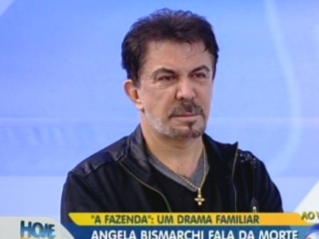 Wagner de Moraes, marido de Ângela Bismarchi, assiste à entrevista (20/7/12)
