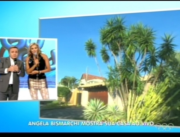 Ângela Bismarchi mostra sua casa ao vivo no "Programa do Gugu" (22/7/12)