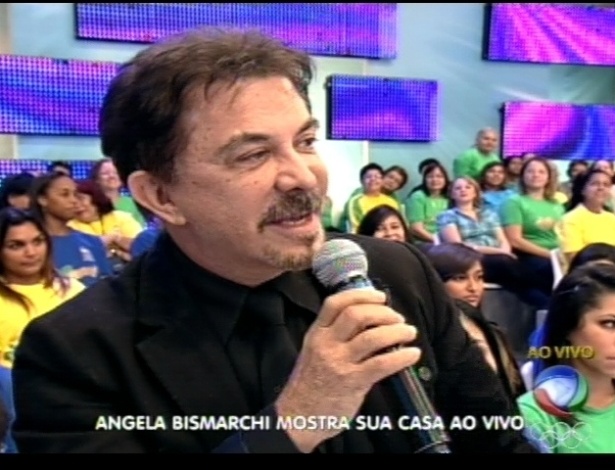 O cirurgião Wagner Moraes fala sobre a mulher Ângela Bismarchi no "Programa do Gugu" (22/7/12)