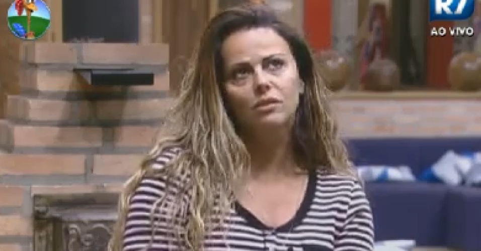 Viviane Araújo conversa com Léo Áquilla na cozinha (22/7/12)
