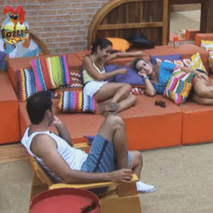 Ísis, Rodrigo e Flávia falam sobre atividade
