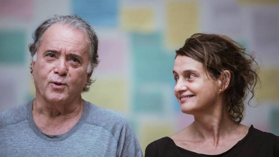 Os atores Tony Ramos e Denise Fraga estão em cartaz no teatro Tuca 