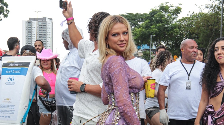 Gabi Lopes no Bloco da Favorita em SP