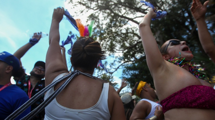 Folionas se divertem no Bloco Vou de Táxi, em São Paulo