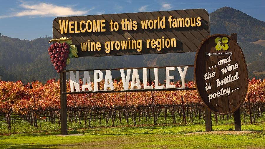 Placa de boas-vindas à região de vinícolas em Napa Valley, na Califórnia (EUA) - Getty Images