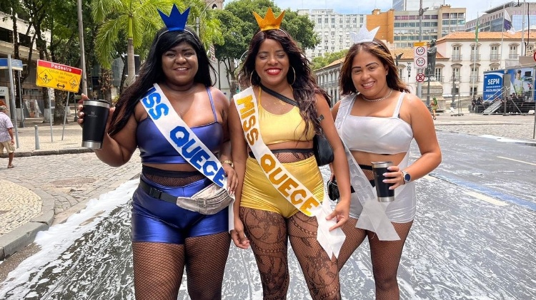  Flávia, Natália e Sandy no Bloco Chora Me Liga, no Rio de Janeiro