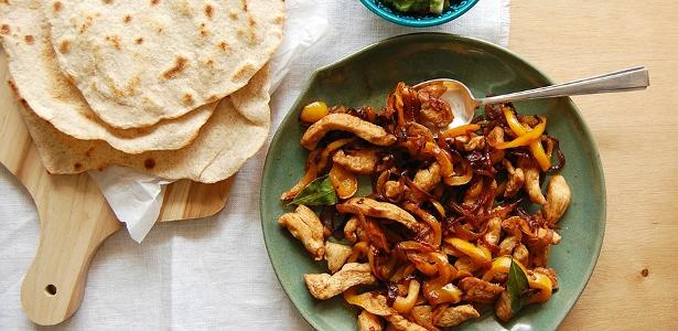 Viva México! | Aprenda a fazer as fajitas de frango com tortillas caseiras de Patricia Scarpin