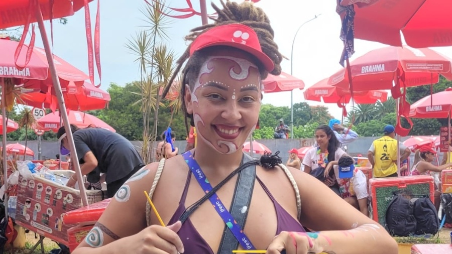 Iara Perri, moradora do bairro Jaçanã, na zona norte da capital paulista, viu no Carnaval a oportunidade de quitar uma dívida de R$ 800 Iara Perri, moradora do bairro Jaçanã, na zona norte da capital paulista, viu no Carnaval a oportunidade de quitar uma dívida de R$ 800