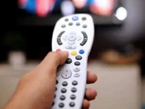 Contra 'gatonet', TV paga inclui Netflix e Globoplay em pacotes no Brasil