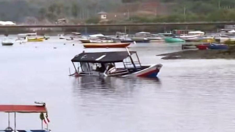Barco naufraga na baía de Todos-os-santos e deixa oito pessoas mortas