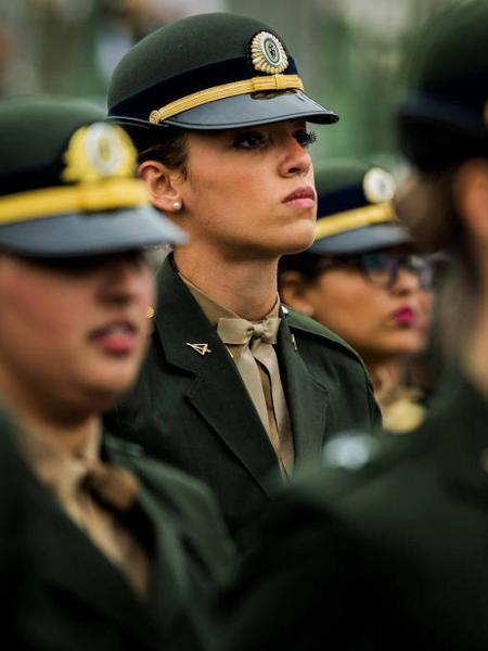 Mulheres militares durante desfile de 7 de Setembro no Sambódromo do Anhembi, em São Paulo  - Eduardo Anizelli - 7.set.2016/Folhapress