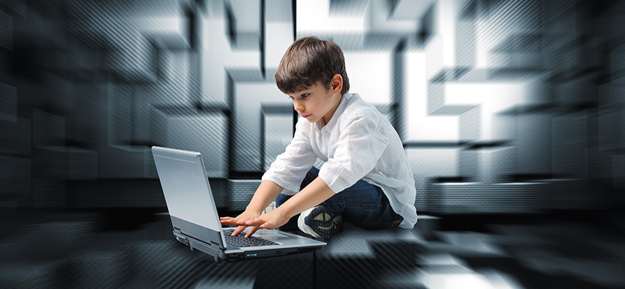 Cinco erros que expõem seus filhos na internet e como evitá-los