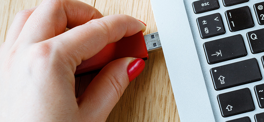 Quer mais segurança? Aprenda a criptografar o seu pen drive Quer mais segurança? Aprenda a criptografar o seu pen drive