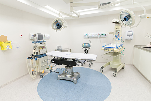 O Centro Obstétrico é integrado ao CPN (Centro de Parto Normal) e foi projetado para estimular partos com o mínimo de intervenções
